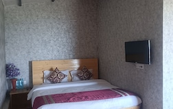 King bedroom 