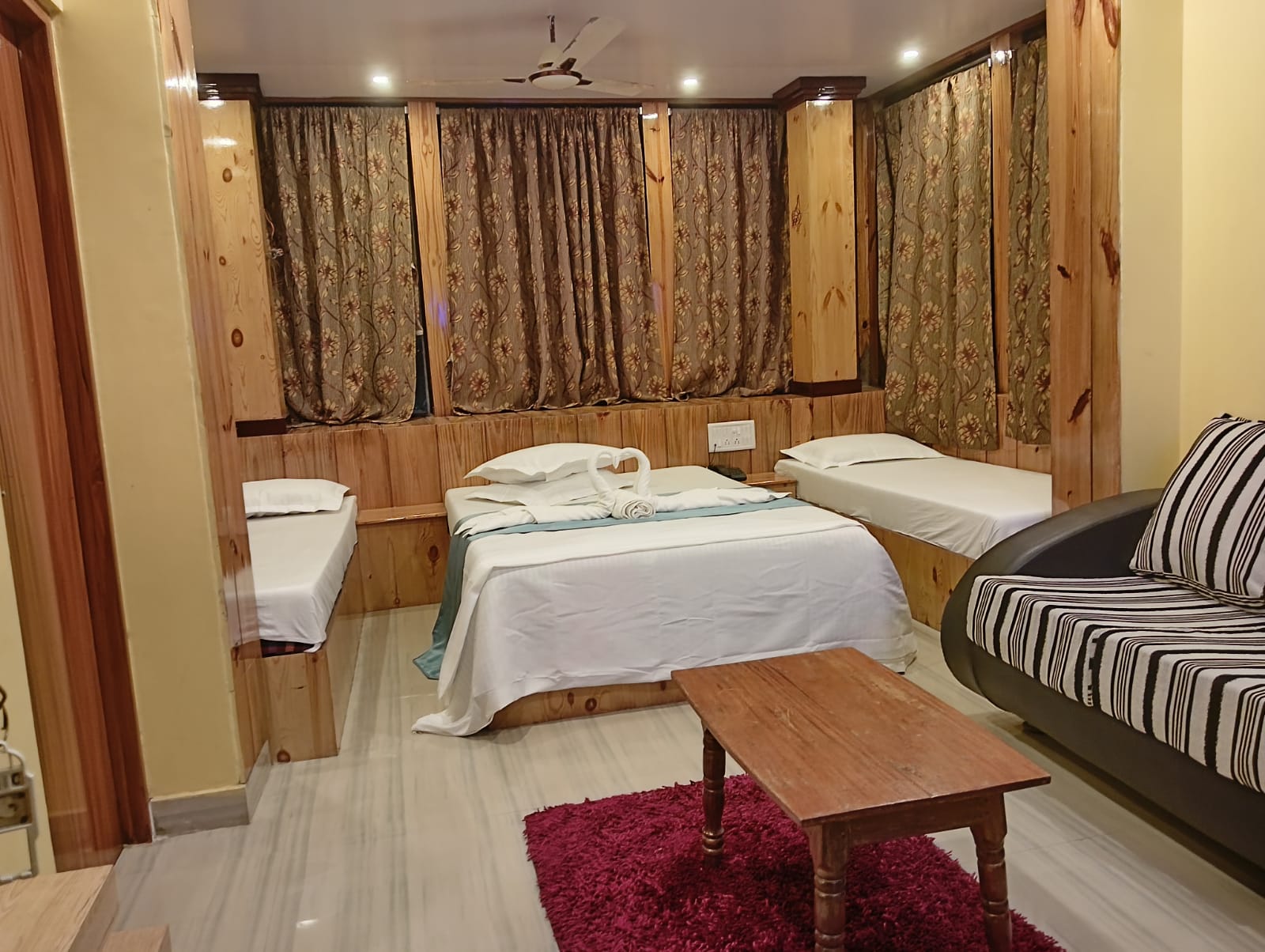Seven Seas Dream Castle | Balcony Rooms with Wifi  - Tap to explore photos