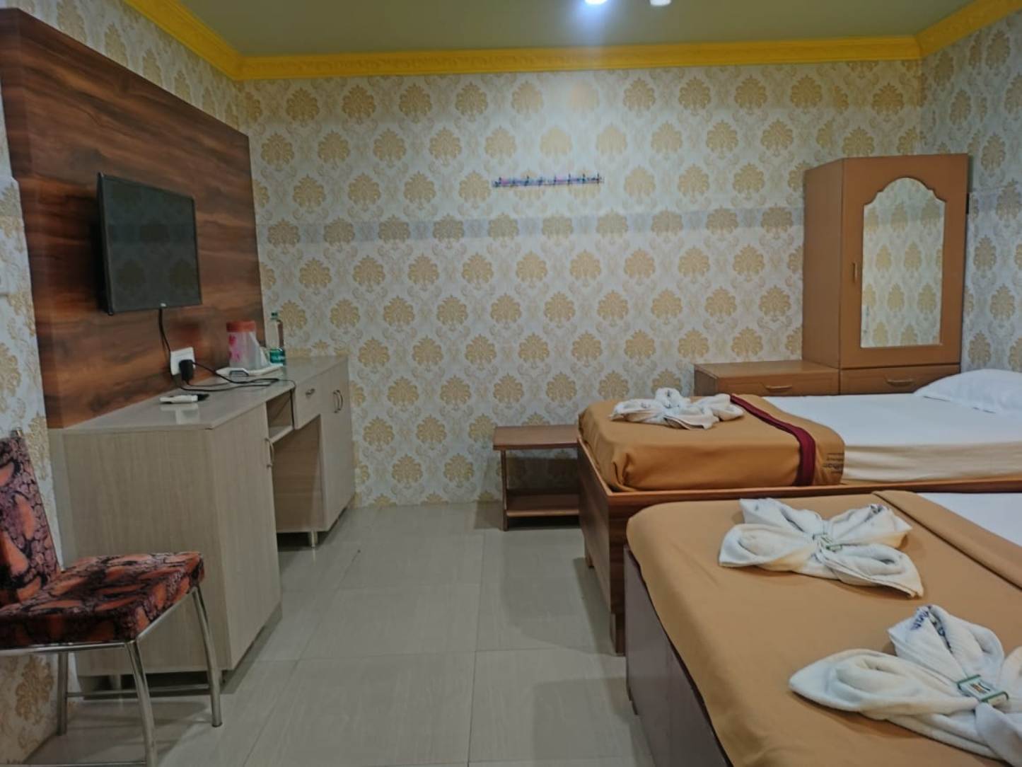 Hotel Amutham Residency - Tap to explore photos