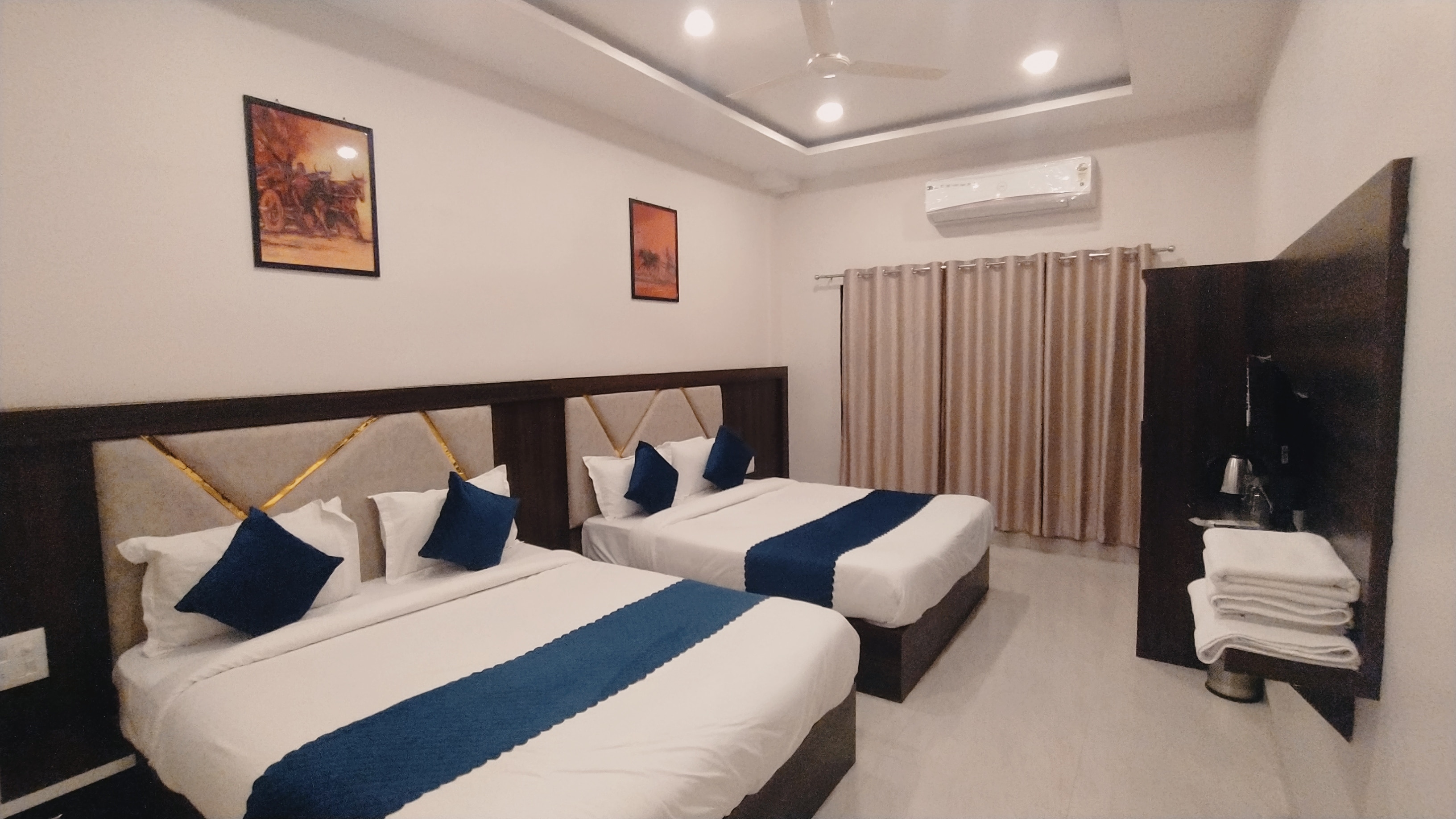 Hotel Shubh Karman - Tap to explore photos
