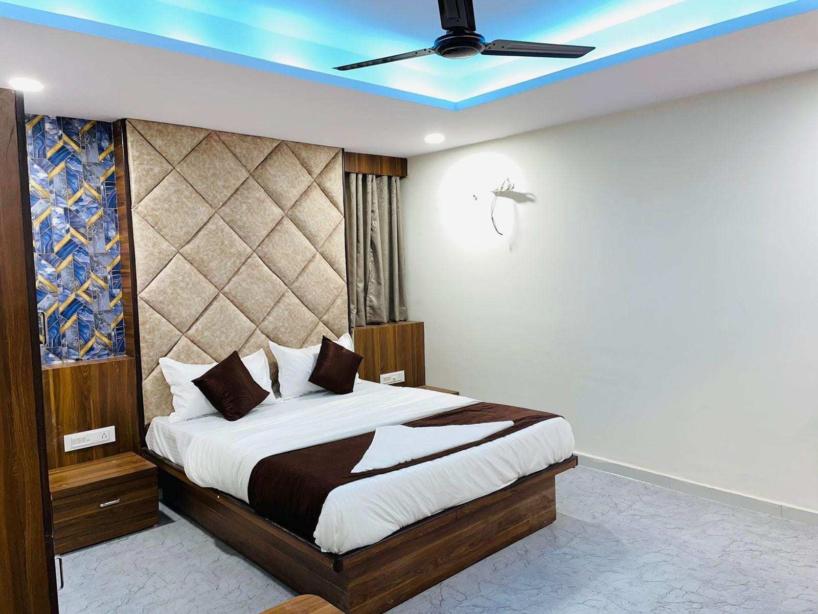 Hotel Sai Villa Ashram Road - Tap to explore photos