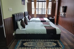Two Leaves Hotel & Restaurant, Darjeeling