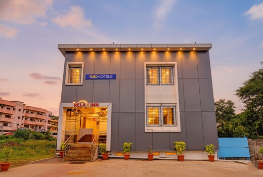 FabHotel Relax Inn