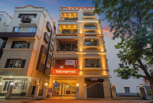 FabHotel Yatika Residency