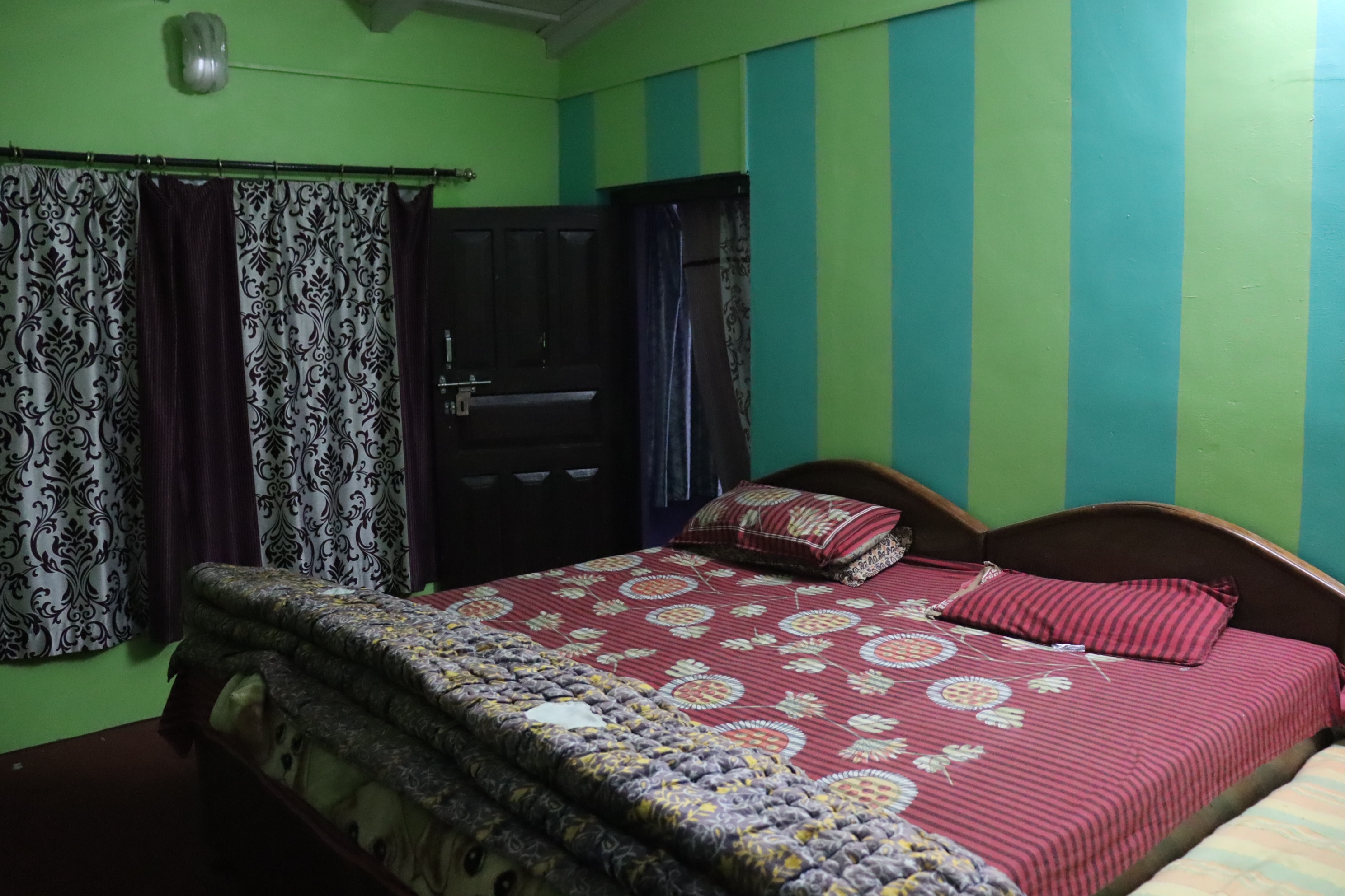 The Dhaila's Nest Inn - Tap to explore photos