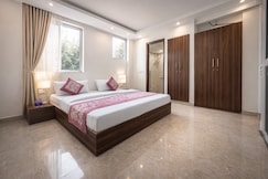 Hotel Pink Taste & Rest, Noida
