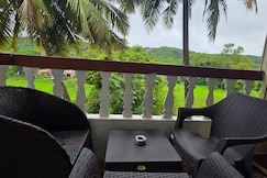 Nomads Getaway  Cozy studio  Wifi Hill View   Pool, Goa