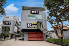 HOTEL O R TOWN, Vadodara