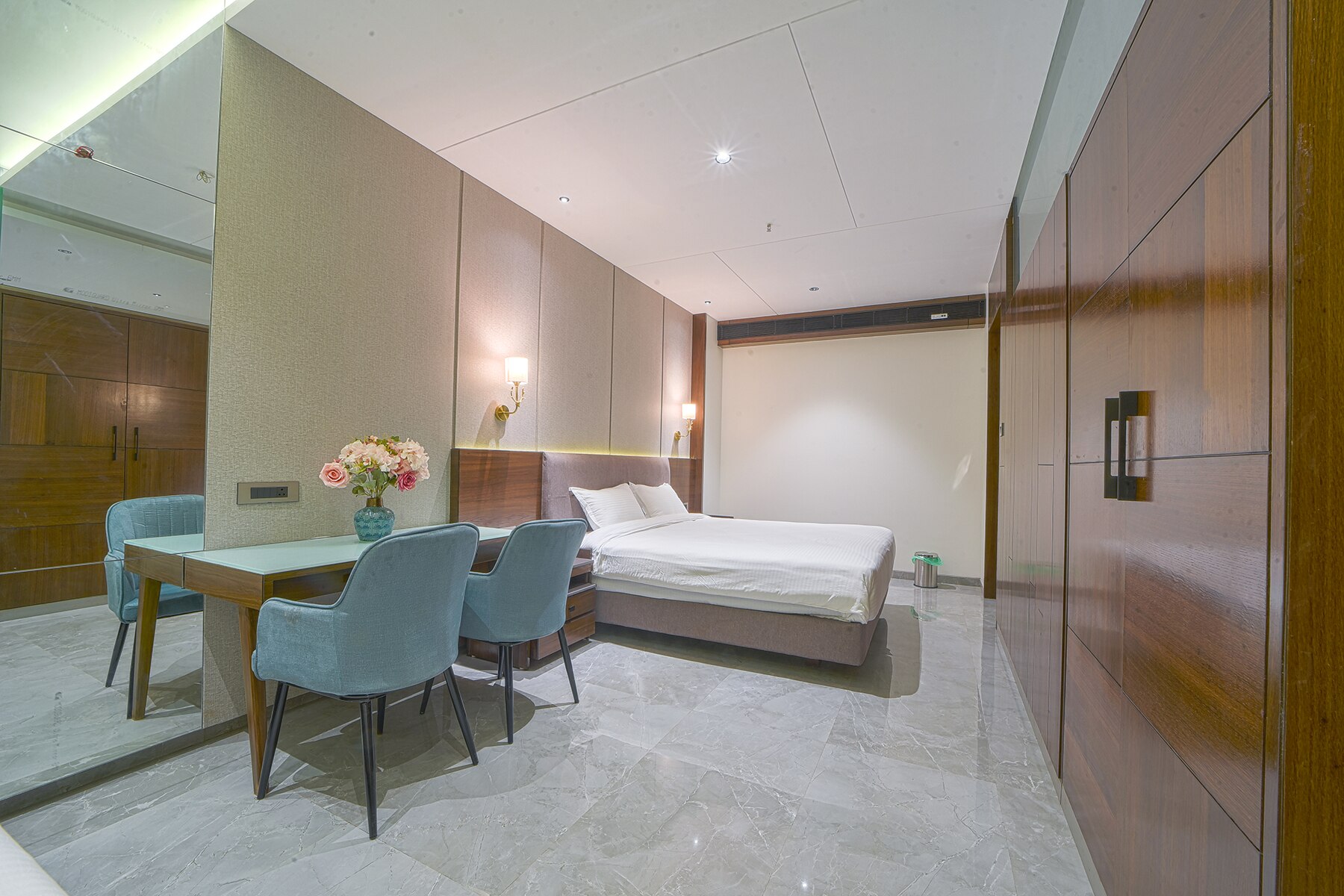 Hotel Devgiri Inn