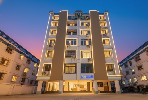 FabHotel Royal Ville