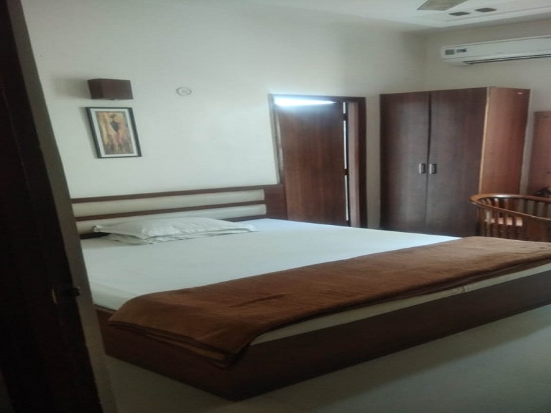 Hotel Shubham - Tap to explore photos