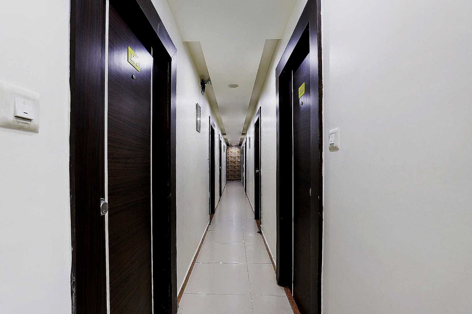 Hotel O Sai Hospitality and Service guest house - Tap to explore photos