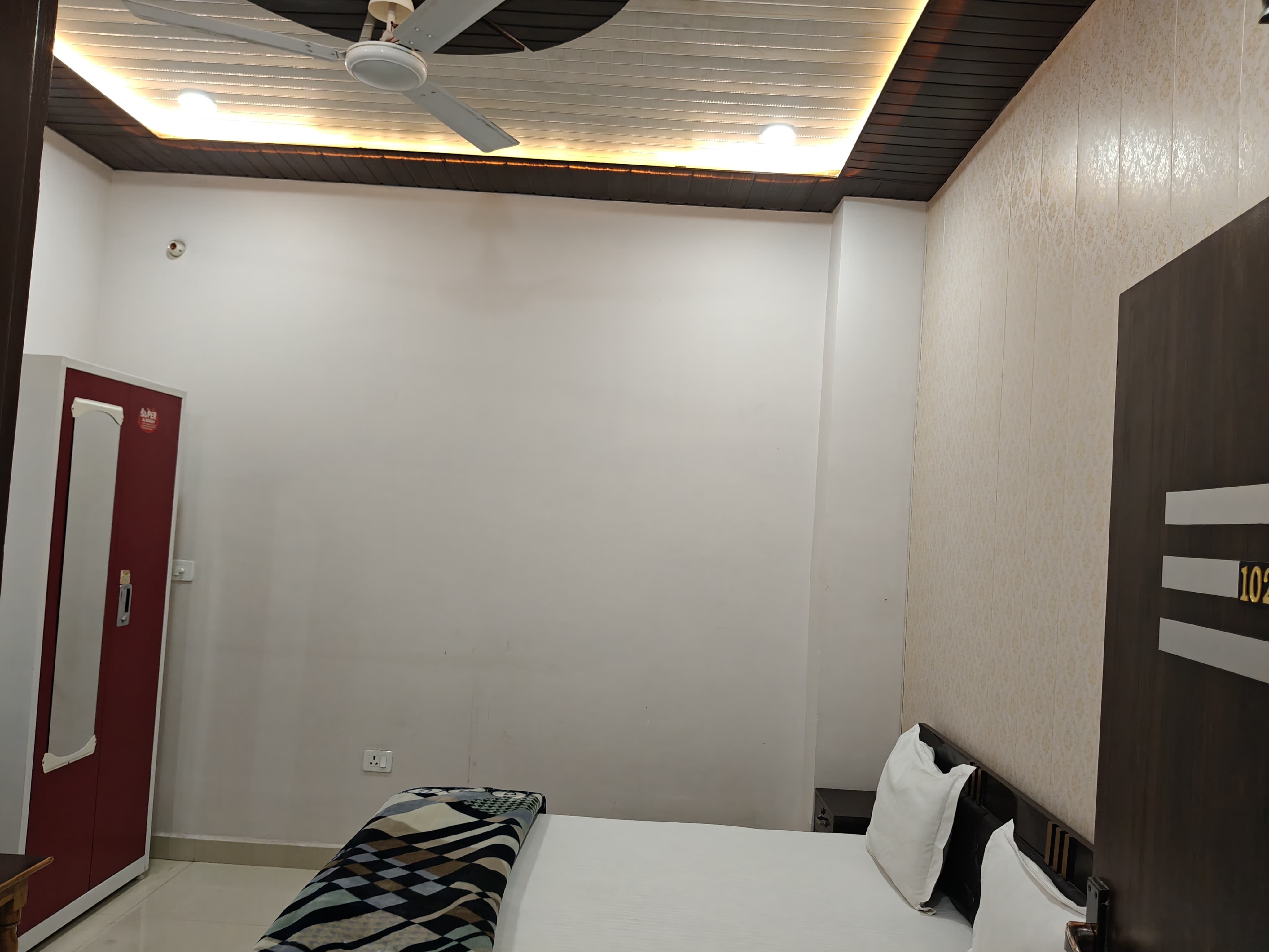 Hotel Abhinandan and Restaurant - Tap to explore photos