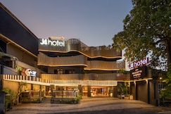 Hotel J4 Kuta Legian, Bali