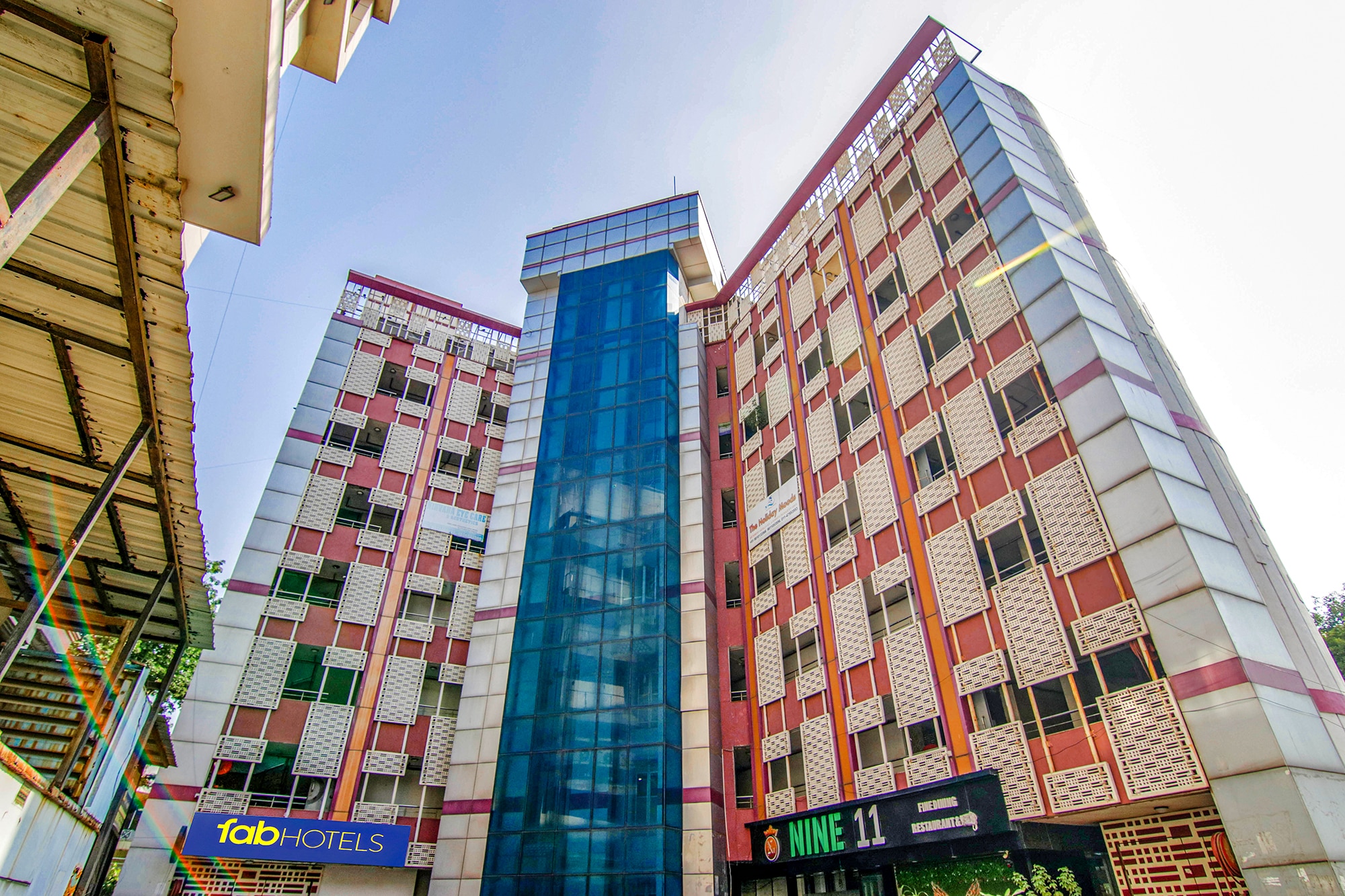 FabHotel Moro Rohini Sector 11 - Tap to explore photos