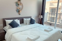 Bright & Cozy Service Apartment By One Stop Hospitality, Gurgaon