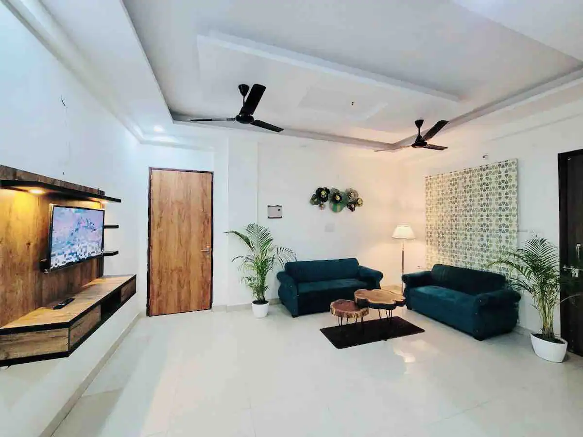 Utopia Entire 1BHK Flat In Noida 63A - Tap to explore photos