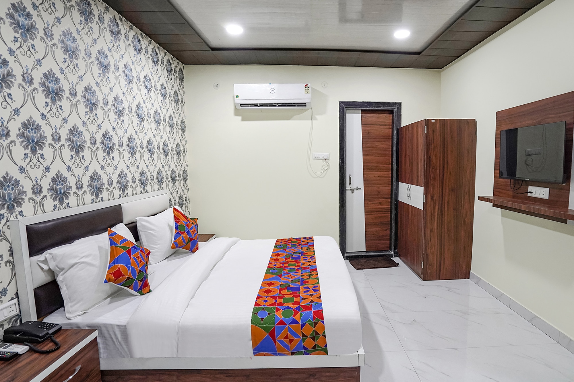 FabHotel Rajdhani - Tap to explore photos