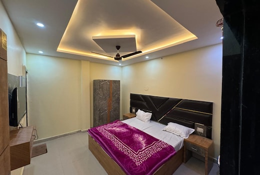 Raj Laxmi Palace | Premium Stay
