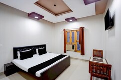 Hotel O Jhandi Palace, Bheri