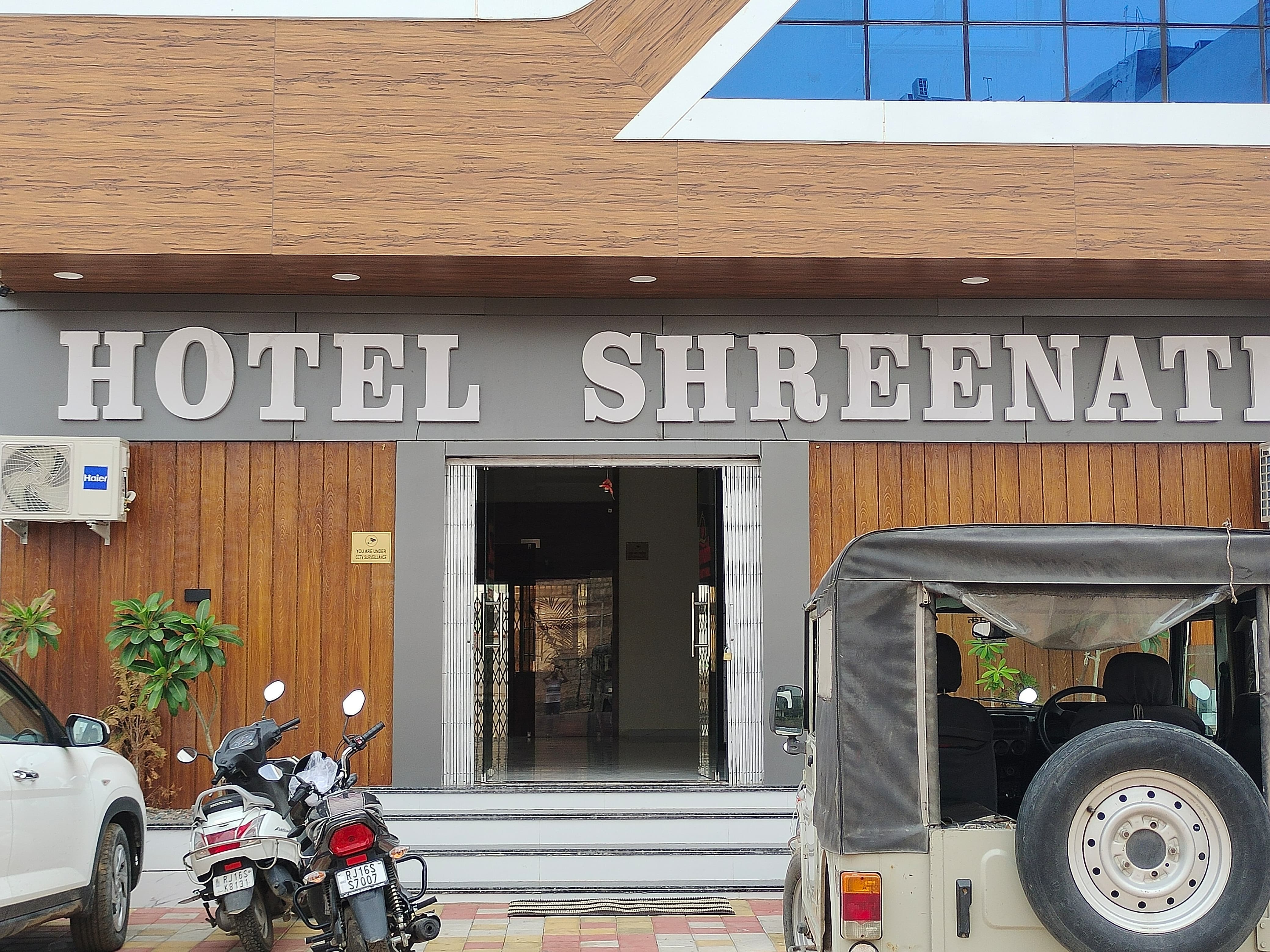 Hotel Shreenath - Tap to explore photos