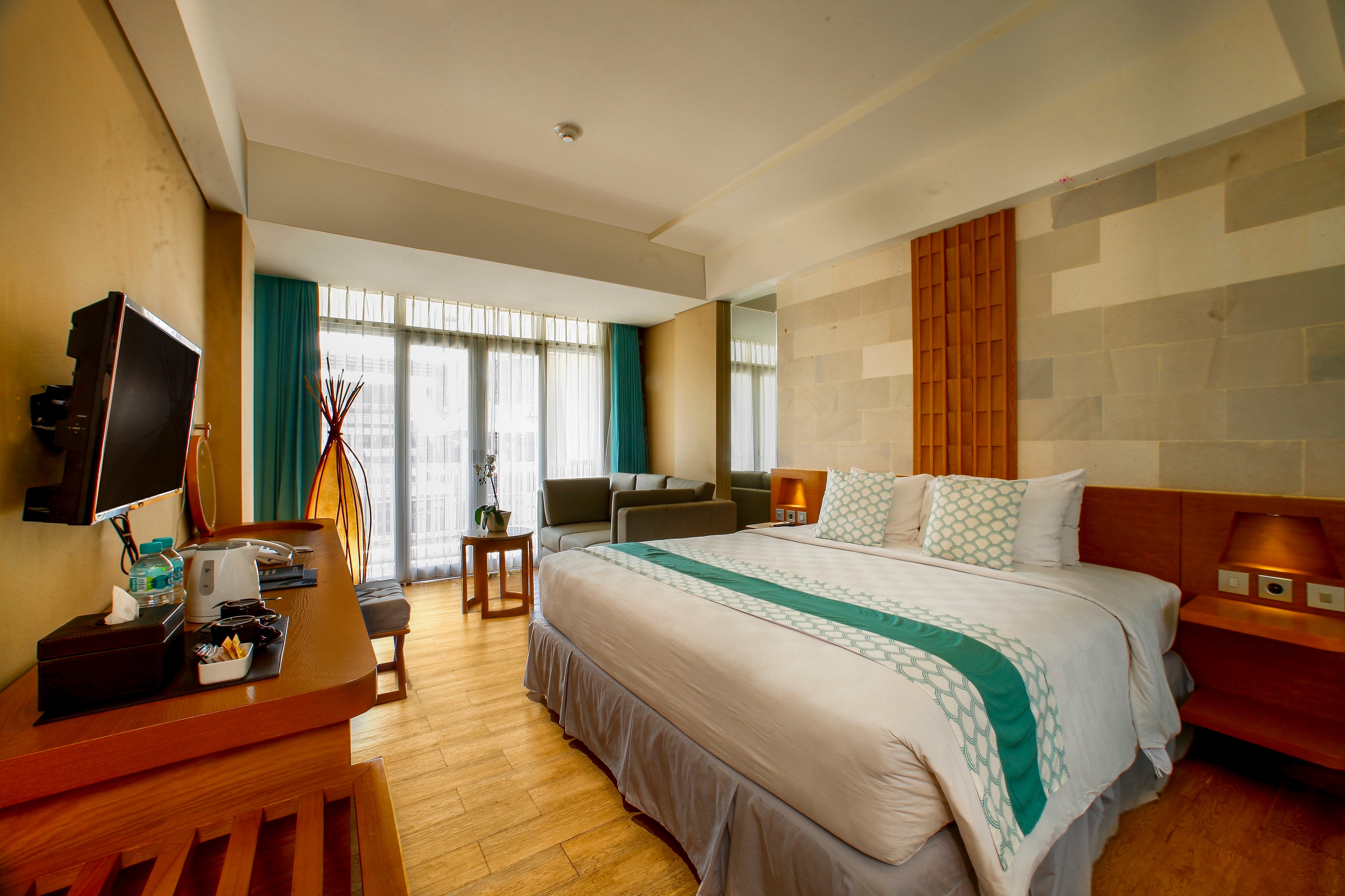 Bedrock Hotel Kuta - Tap to explore photos