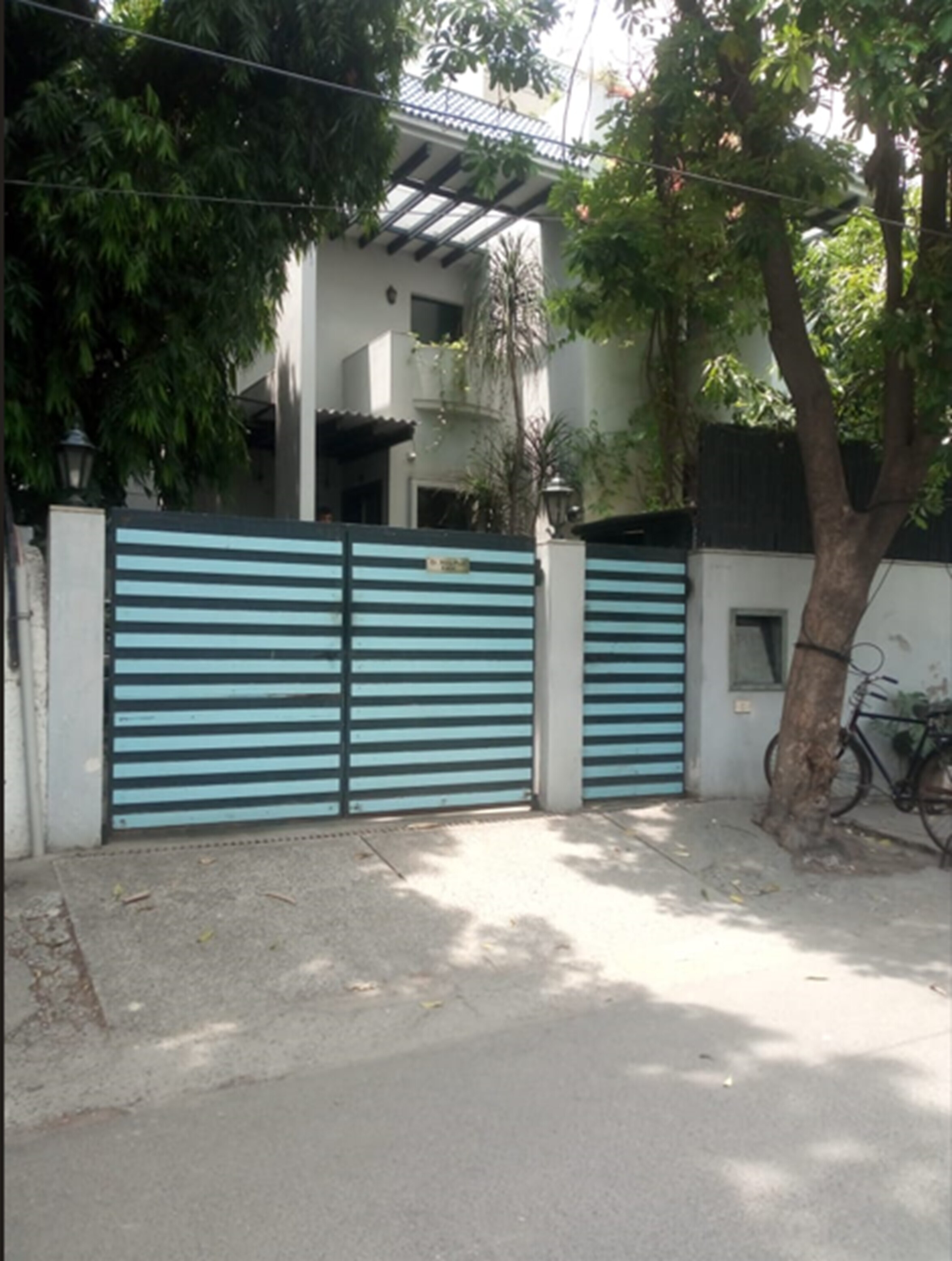 ISGEC Guest House- Delhi - Tap to explore photos