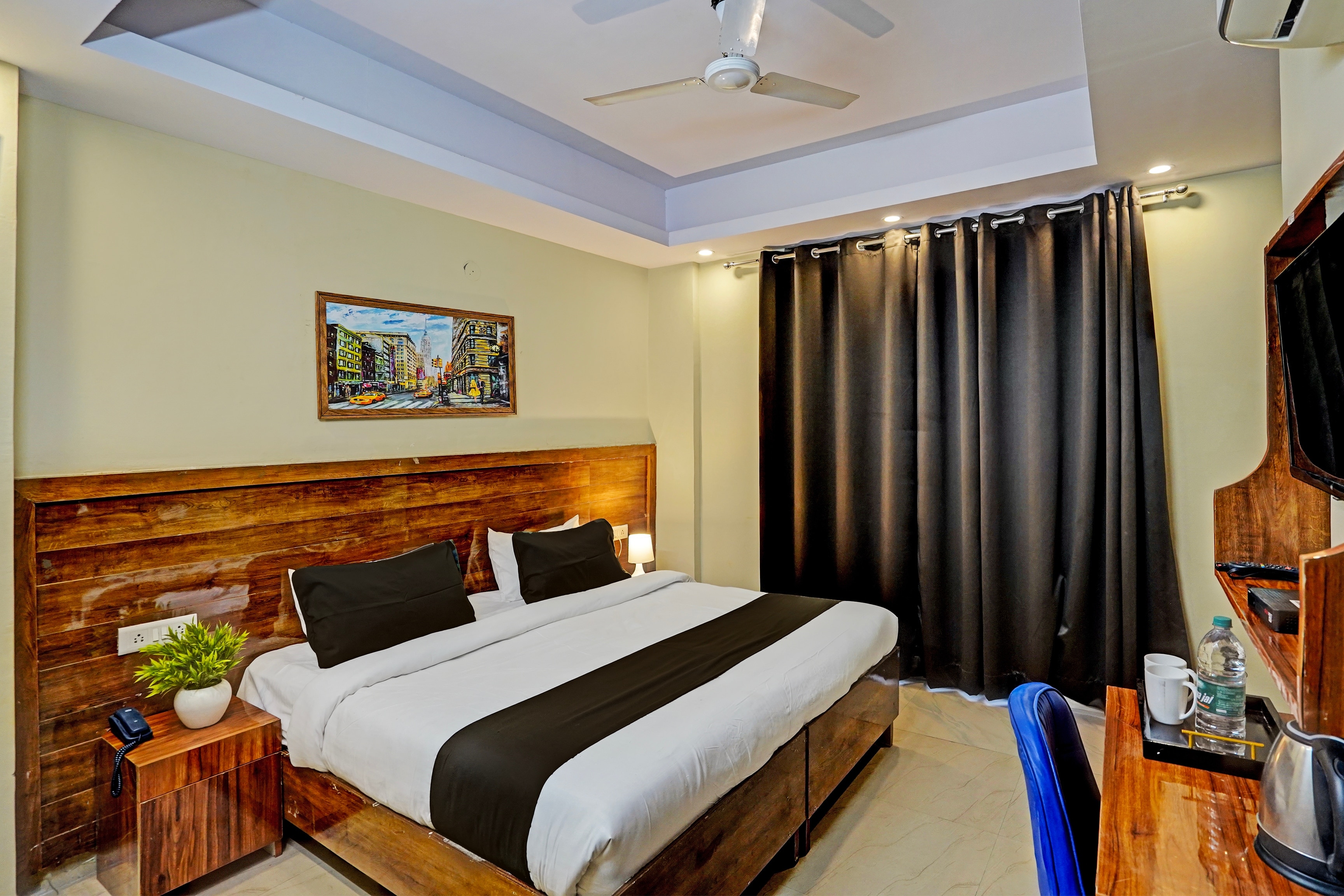 Collection O Shreya Residency - Tap to explore photos
