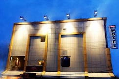 Status Business Hotel The Mall, Kanpur