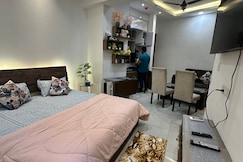 Cozy and luxury downtown studio, Noida