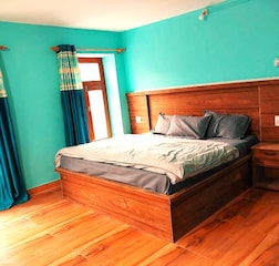 Deluxe Mountain View room