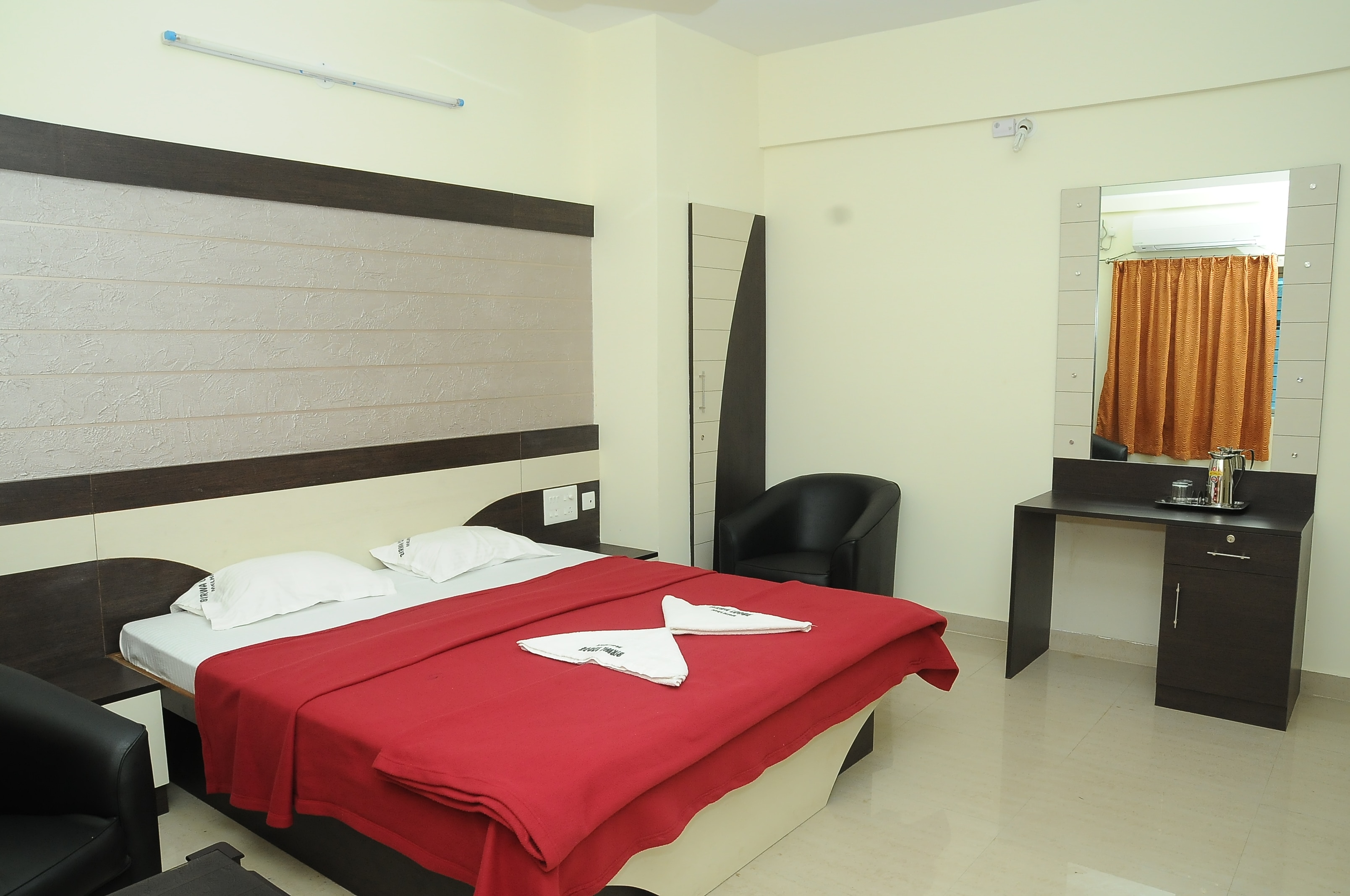 Birwa Lodge - Tap to explore photos