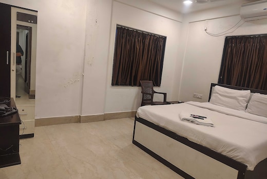Townhouse Madhyamgram Chowmatha Bus Terminal Kolkata Formerly Star Guest House
