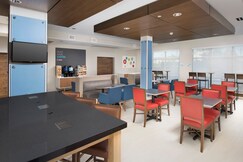 Holiday Inn Express & Suites San Antonio North - Windcrest, Bexar