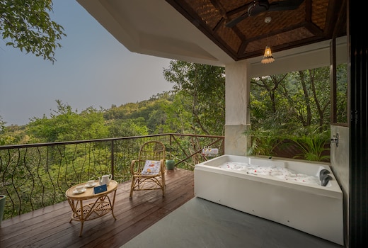 SaffronStays Raanwaara Luxe