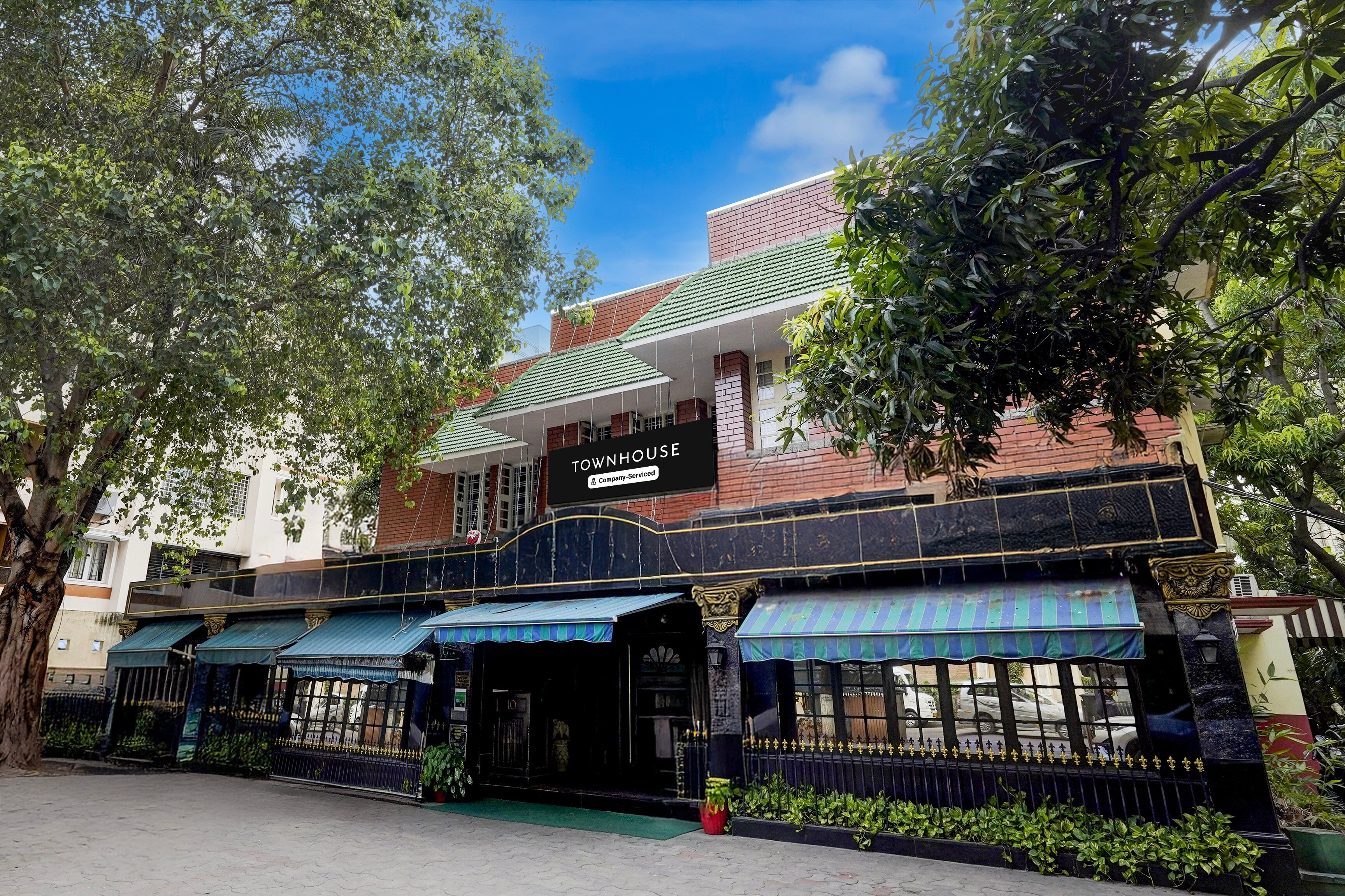 Townhouse T Nagar Bus Terminal Formerly Kences Inn - Tap to explore photos