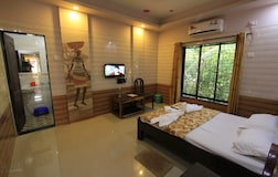 Deluxe AC Room