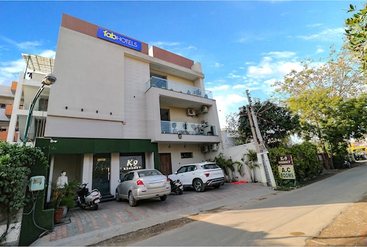 FabHotel K9