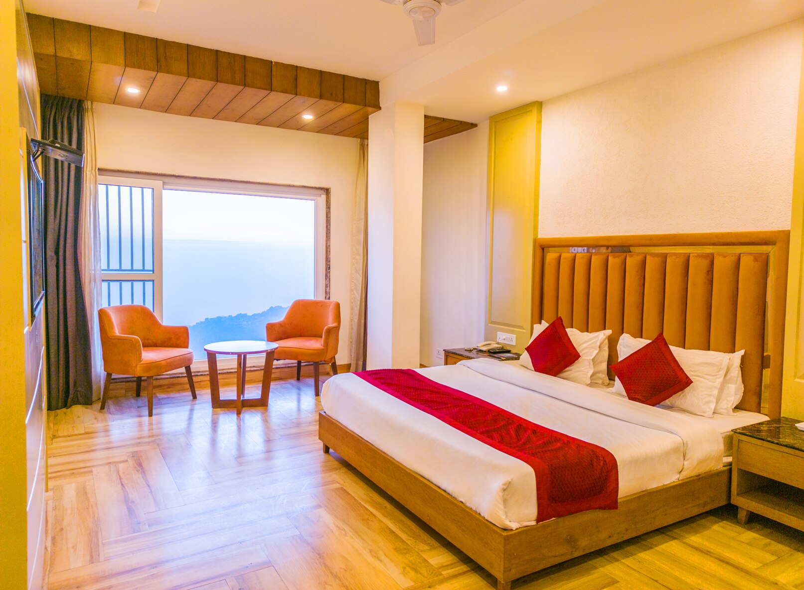 Hotel Luxury Inn Mussoorie By Stotrak Hospitality 𝗕𝗢𝗢𝗞 Mussoorie Hotel ...