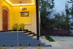 River Edge Homestay, Gulmarg