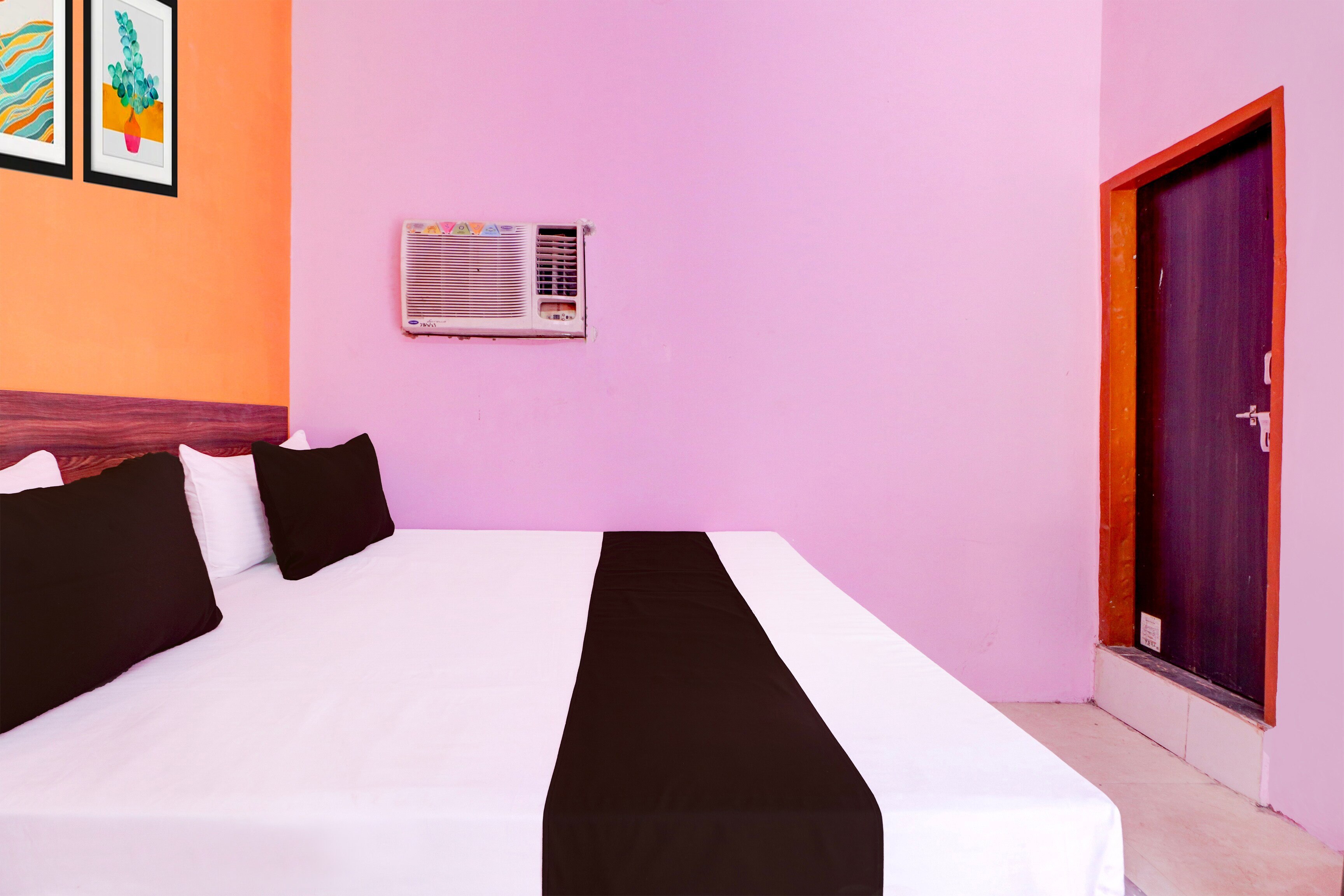 Hotel O 82501 Radhe Hotel - Tap to explore photos