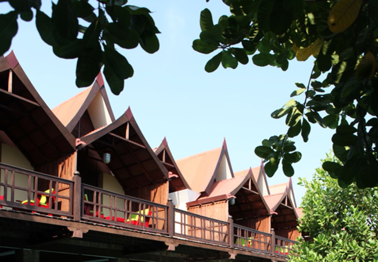 Mango Hill By Poppys Pondicherry Inr 891 Off 4 5 0 0 Price