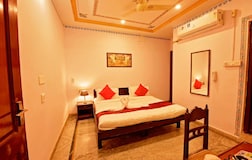 Cozy Rooms
