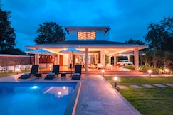 StayVista | Classique Woods 4 BHK Villa, Karjat