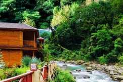 7 Hills Hotel and Resort, Lansdowne