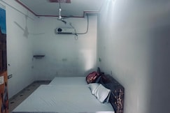 Hotel Shri Chokhi Dhani, Sikar