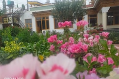 NEW MOON GUEST HOUSE, Leh