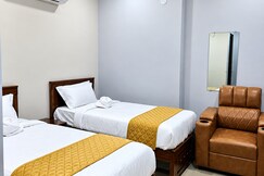 Hotel Moon Light, Karimnagar