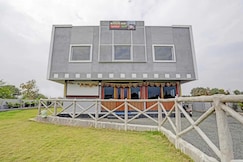 Hotel Brown Hill and Family Restaurant, Pench