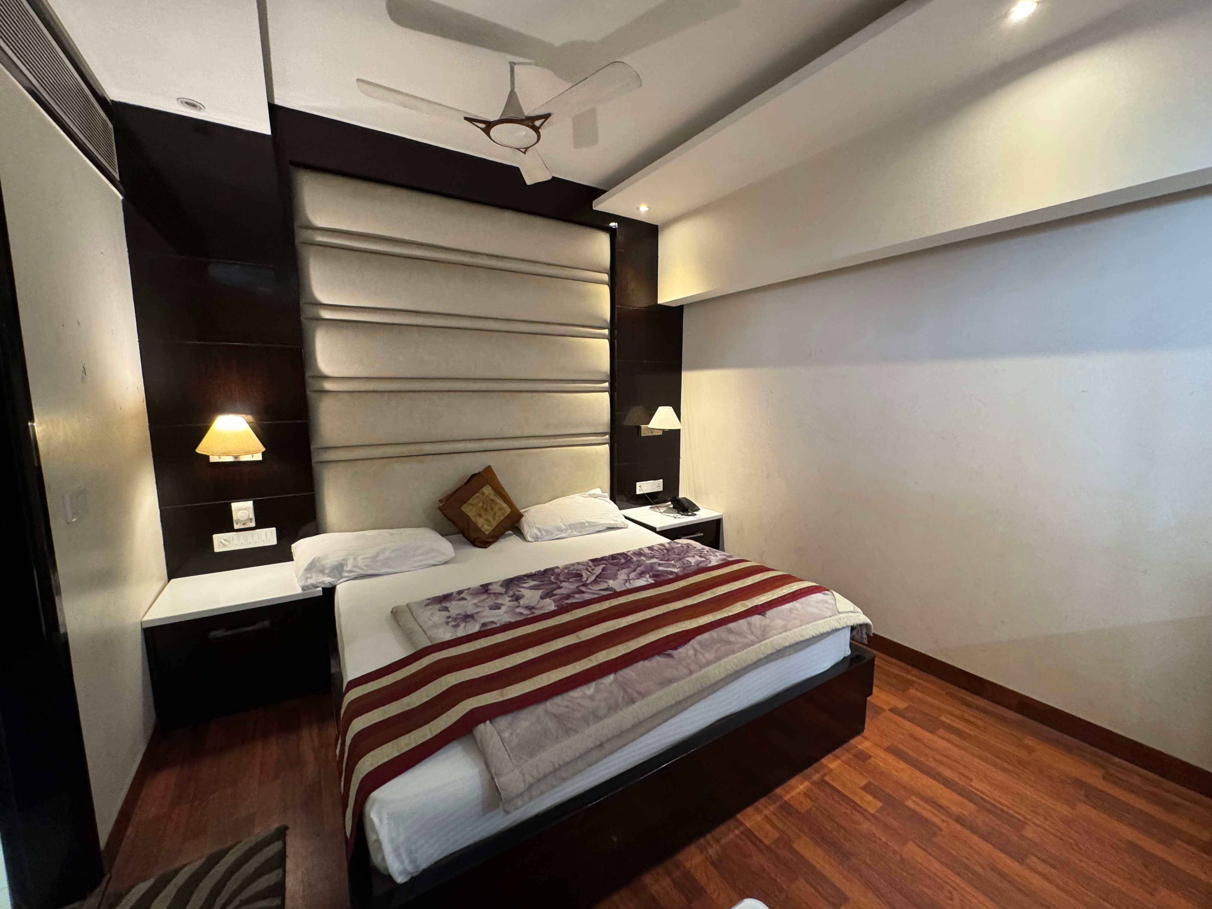 Hotel Geet Deluxe - Tap to explore photos